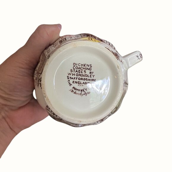 W.H. Grindley Vintage Dickens Coaching Stages Covered Sugar and Creamer Set - Picture 5 of 14